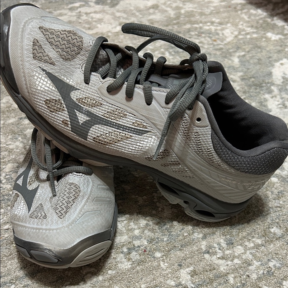 Mizuno Women’s Gray Athletic Running Shoes